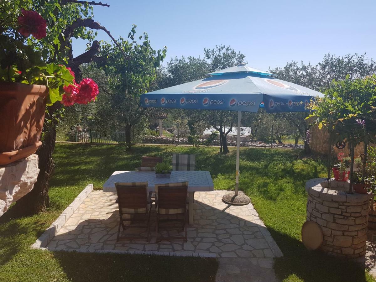 Вилла Casa Istria Буйе Экстерьер фото